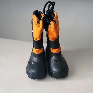 Snow boots for toddler